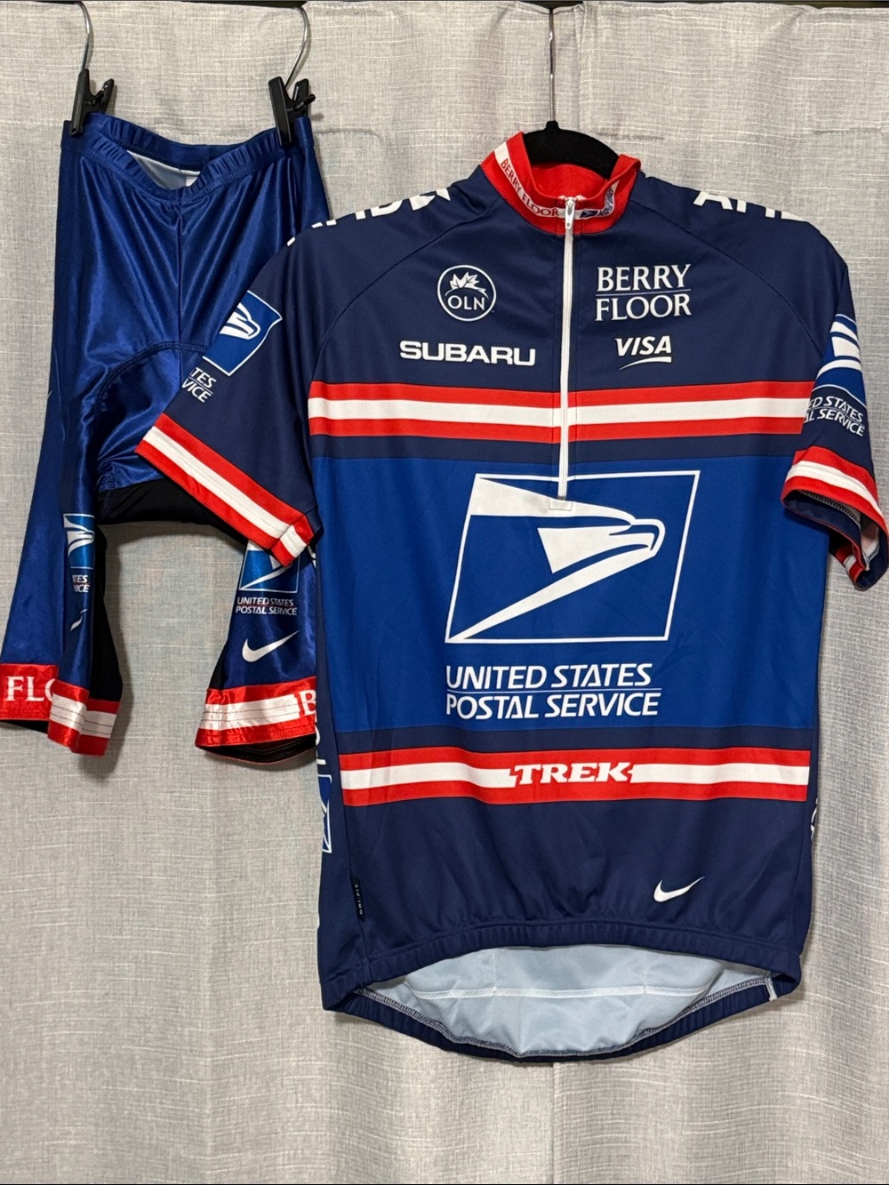 Like New Men’s Vintage USPS Trek 2 Piece Bike Outfit-Nike-Top(L)-Shorts(M)